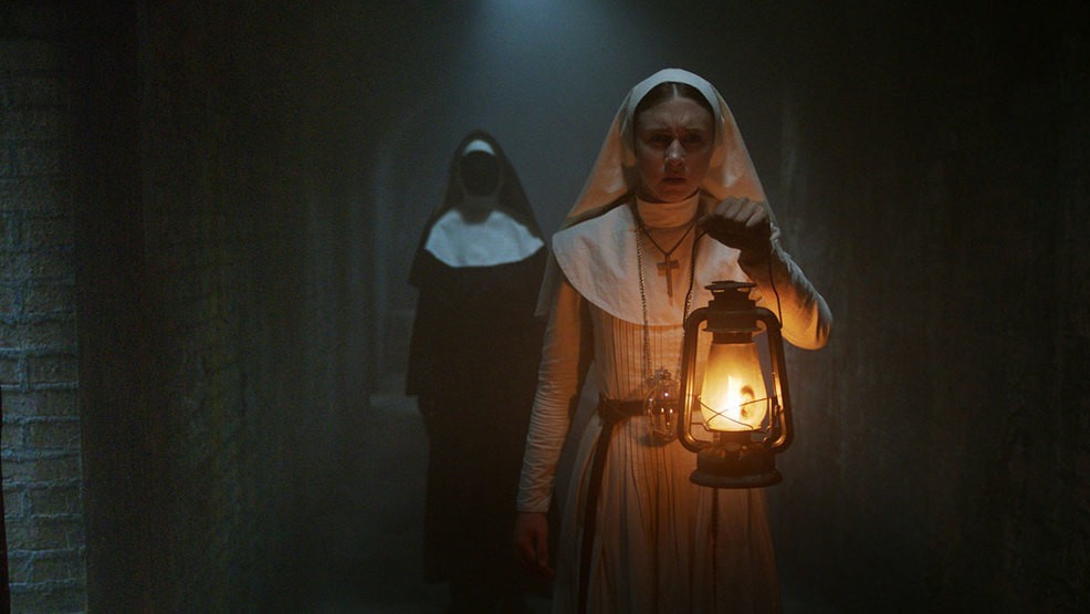 Đạo diễn 'The Nun' lạnh sống lưng vì gặp ma trên phim trường