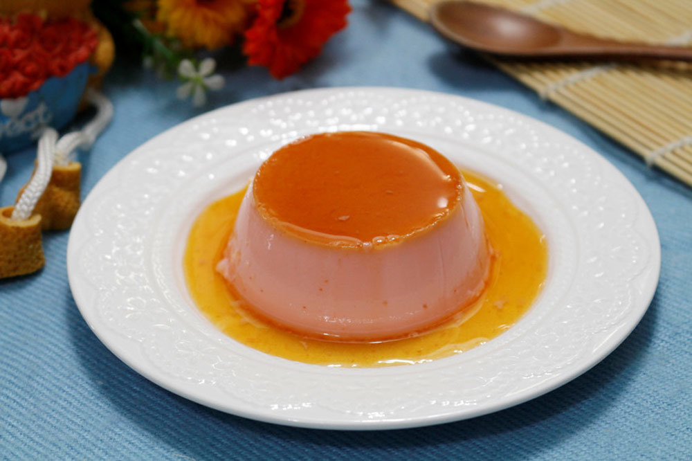 Tự làm bánh flan hương dâu tây ngon ngất ngây