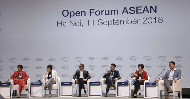 Sinh viên Việt Nam đặt câu hỏi khó cho Giám đốc khu vực của Google