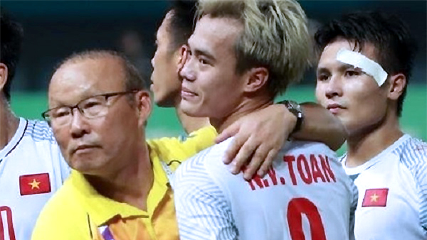 U23 Việt Nam hay U22 đá SEA Games 30: Gia hạn thầy Park, là xong!