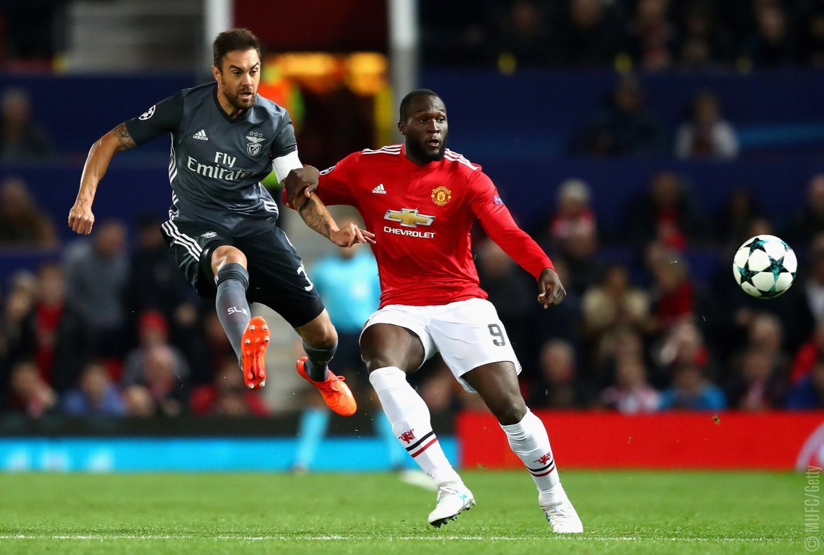 Chưa đá Champions League, MU ẵm 