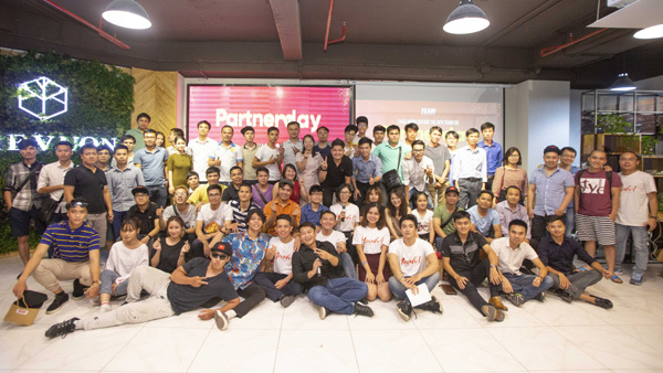 200 Youtuber nổi tiếng hội tụ tại Yeah1 Partner Day