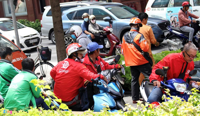 Malaysia, Indonesia sang Việt Nam giành giật từng 'ông' xe ôm vỉa hè