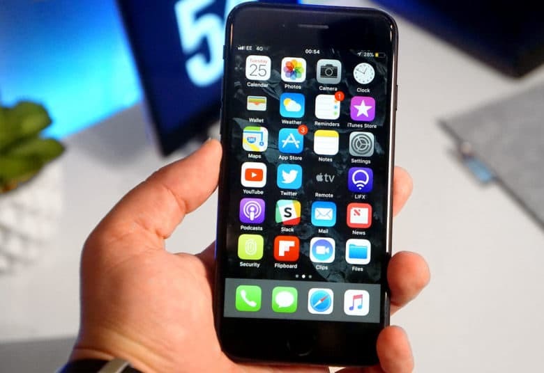 Apple giảm giá iPhone và Apple Watch tân trang