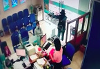 Video cảnh cướp chớp nhoáng 1 tỷ đồng ở Tiền Giang