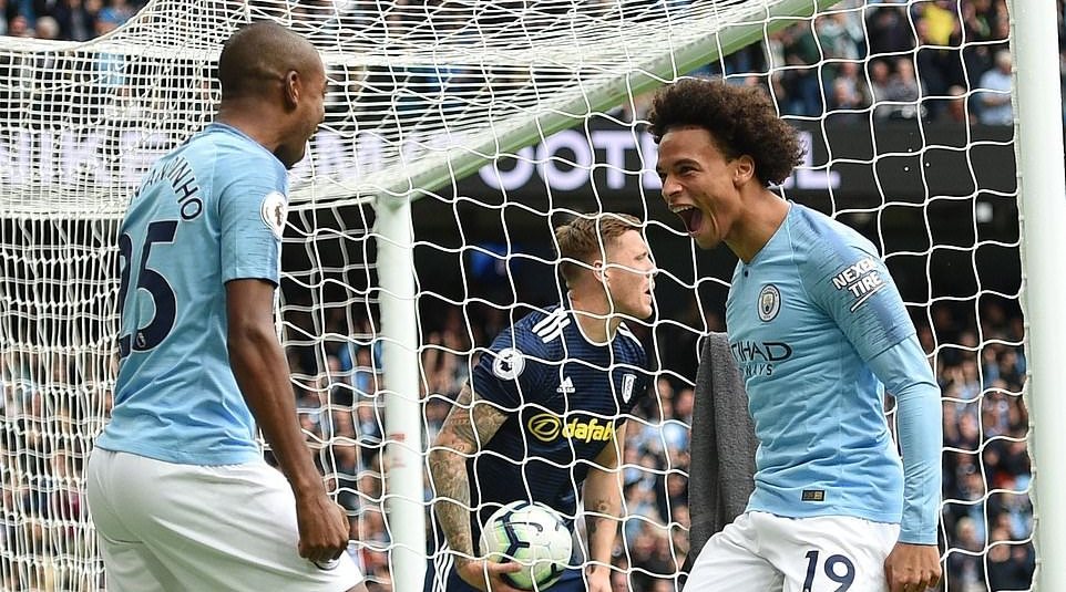 Man City dễ dàng 