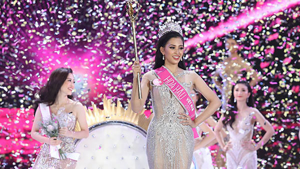 Hoa hậu Trần Tiểu Vy được miễn học phí gần 500 triệu đồng