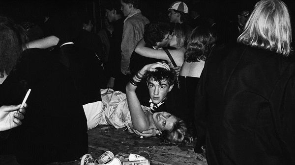 Những bữa tiệc hoang dã của giới trẻ Anh thập niên 1980