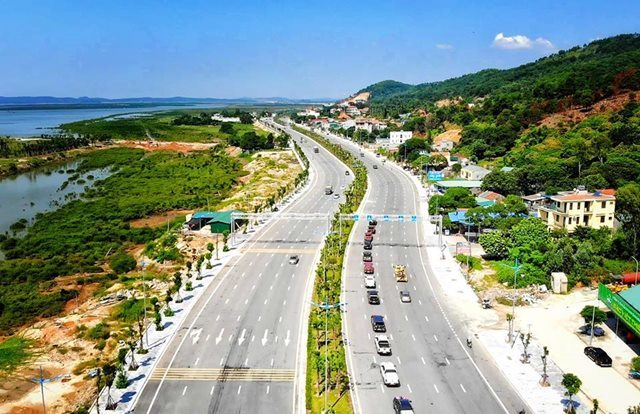 Màn rước dâu ở Quảng Ninh bằng dàn xe 'khủng' gây sốt cộng đồng mạng Màn rước dâu ở Quảng Ninh bằng dàn xe 'khủng' gây sốt cộng đồng mạng