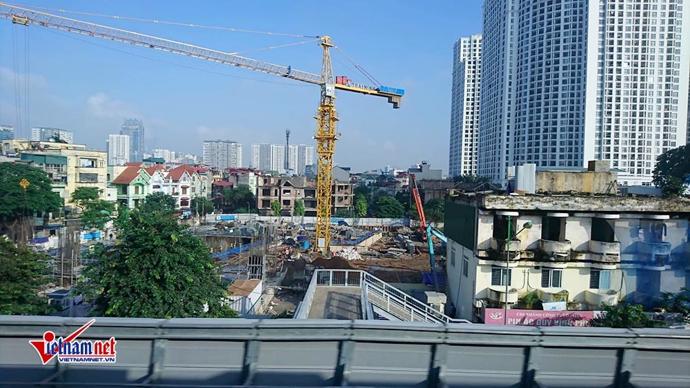{title} Hà Nội đẹp lạ dưới làn tàu Cát Linh - Hà Đông