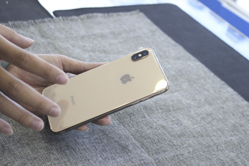 iphone Xs Max long lanh trong màu mới