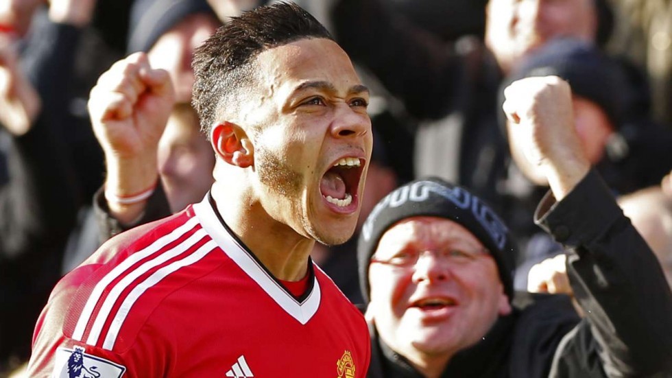 Mourinho đón Depay trở lại MU, Man City trói chân Aguero