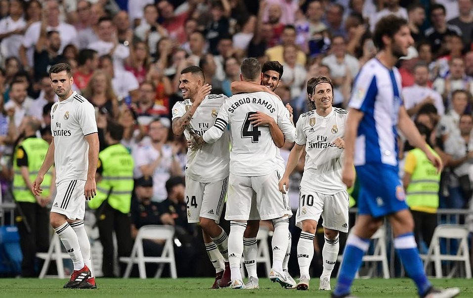 Real Madrid tạm chiếm ngôi đầu nhờ công nghệ VAR