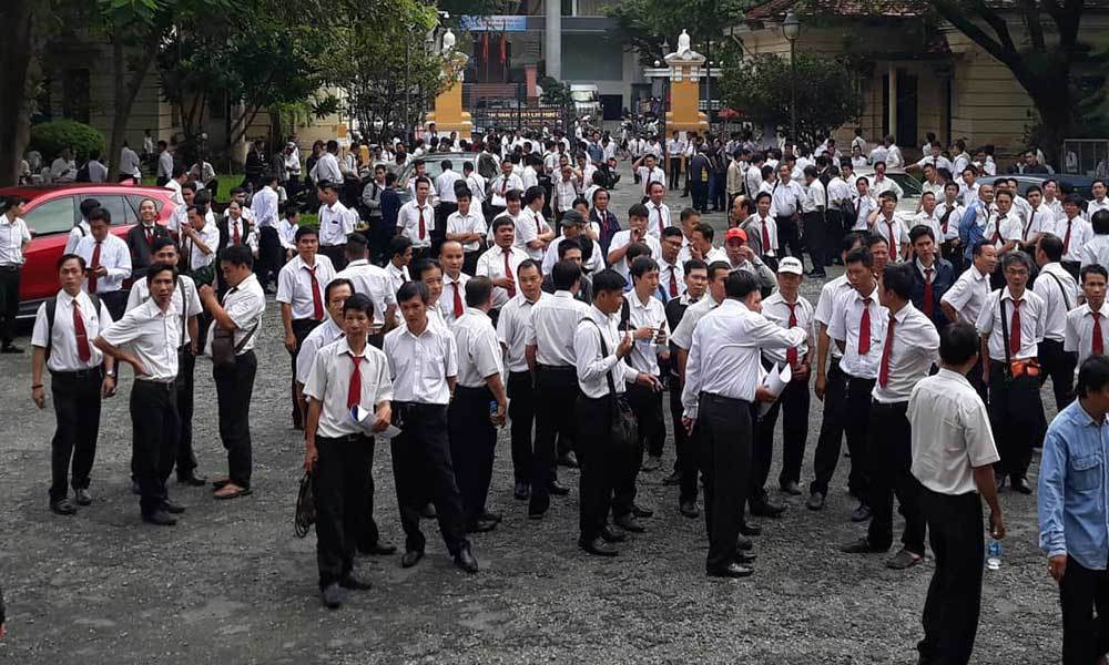 Hàng trăm tài xế Vinasun kéo tới tòa vụ kiện Grab