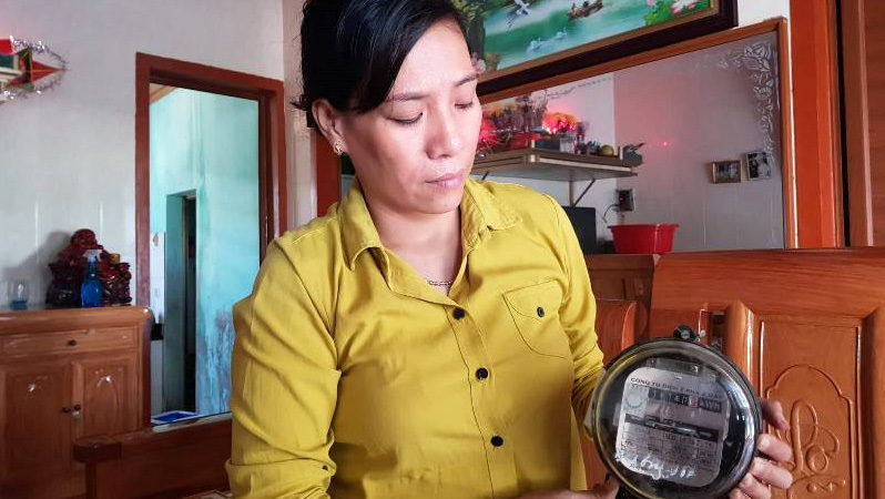 Phản ánh tiền điện tăng lên Facebook, hàng chục hộ bị cắt điện, kiểm tra