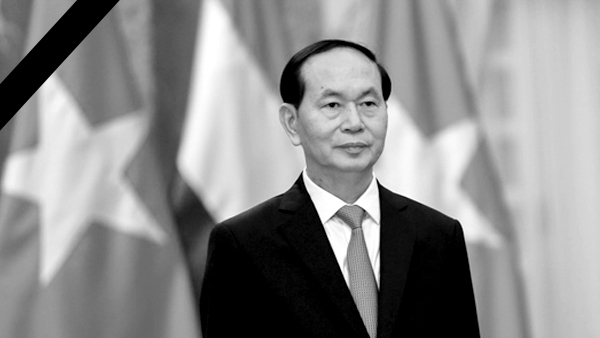 Đoàn viếng Chủ tịch nước mang băng tang, không mang vòng hoa