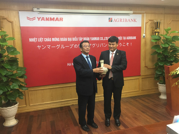 Hơn 400 khách hàng Agribank vay vốn mua máy Yanmar
