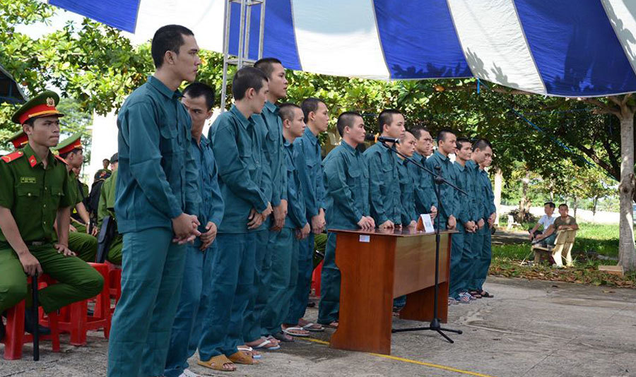 15 thanh niên tấn công trụ sở cảnh sát ở Bình Thuận lãnh án