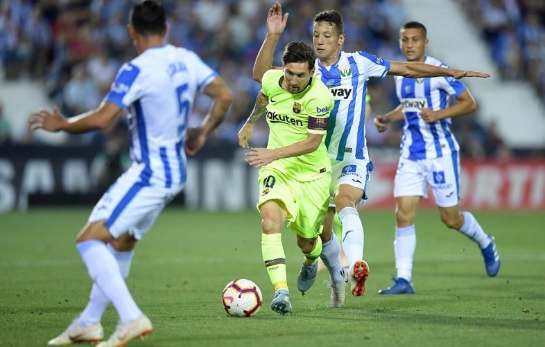 Messi mờ nhạt, Barca thua ngược đội cuối bảng trong 2 phút