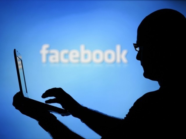 Sở cảnh sát dùng tài khoản giả, Facebook lập tức cảnh cáo