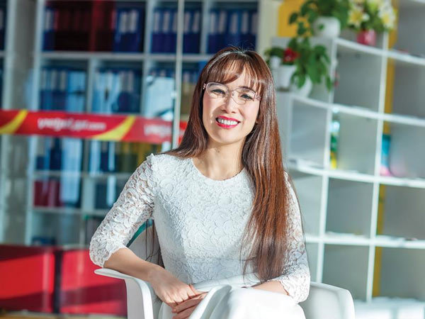 Một tuần đáng sợ, tỷ phú Phương Thảo chủ Vietjet Air vẫn bám trụ