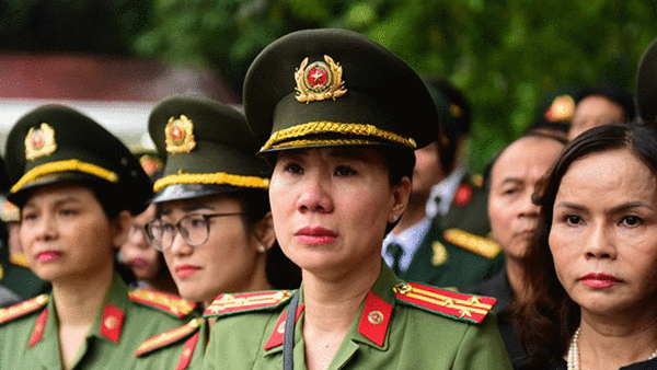 Nghìn người đội mưa thương tiễn Chủ tịch nước về đất mẹ