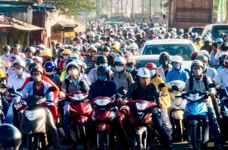 2030 cấm xe máy: Nói thế thôi, thật khó tin