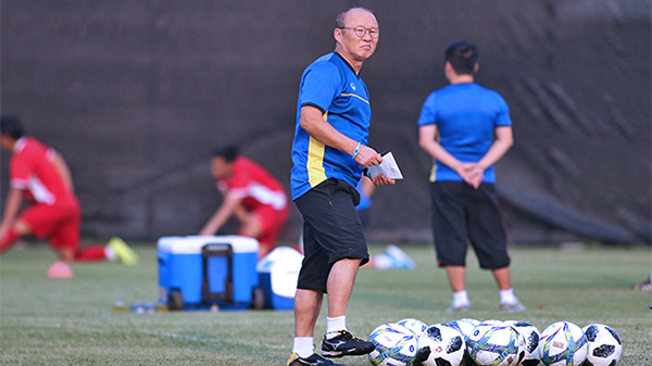 Danh sách U23 Việt Nam đi AFF Cup: Canh bạc khó của thầy Park