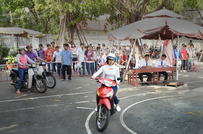 Xã đoàn Bạch Đằng (TX.Tân Uyên): Hỗ trợ đăng ký tài khoản dịch vụ công quốc gia