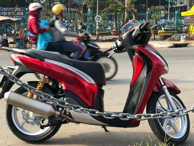 Mê mệt Honda SH Ý biển đẹp, độ đồ cao cấp của dân chơi Biên Hòa