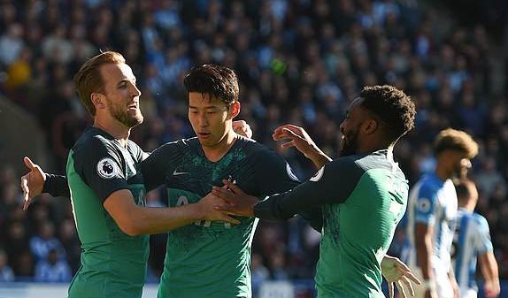 Harry Kane lập cú đúp, Tottenham chen chân vào top 4