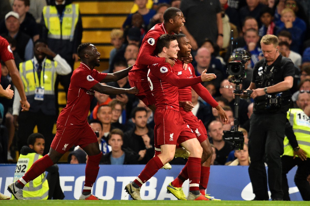 Sturridge lập siêu phẩm, Liverpool thoát thua trước Chelsea