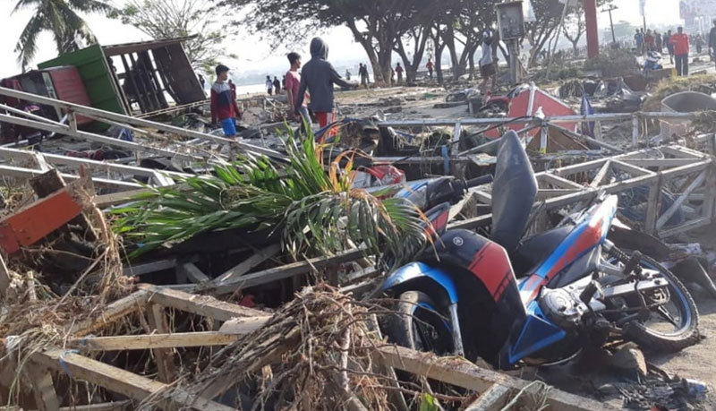 Indonesia tuyệt vọng tìm cứu các nạn nhân sóng thần