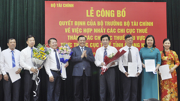 Quảng Ninh đi đầu hợp nhất 7 chi cục thuế