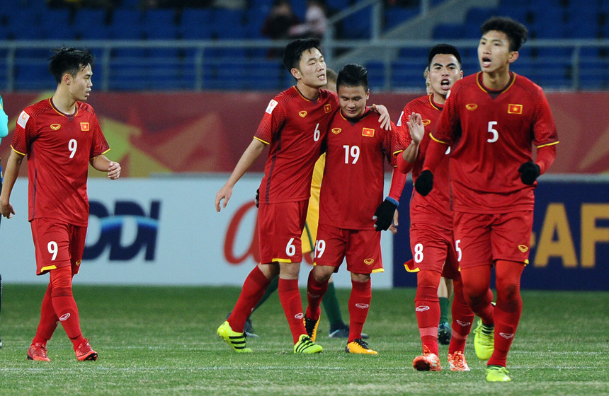Danh sách tuyển Việt Nam chuẩn bị AFF Cup: Thầy Park bớt 