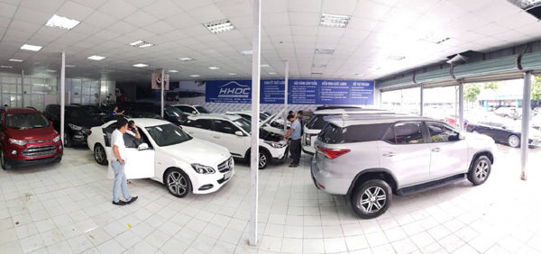 Hà Nội: Thị trường ô tô cũ sốt giá sau tháng cô hồn