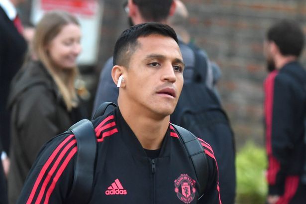 Alexis Sanchez tức giận vì bị Mourinho gạt ra rìa