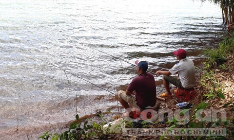 Bí ẩn xác máy bay dưới lòng Biển Hồ - Tây Nguyên Bí ẩn xác máy bay dưới lòng Biển Hồ - Tây Nguyên