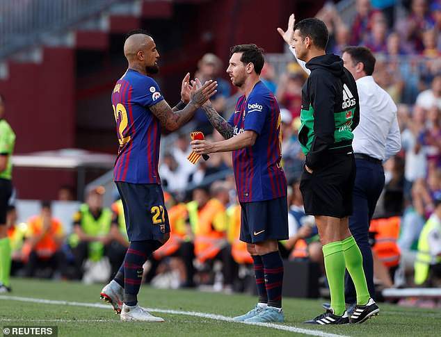 Messi vào sân muộn, Barca tiếp tục mất điểm