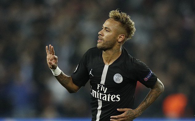 Neymar vẽ 2 siêu phẩm, PSG thắng bằng set tennis