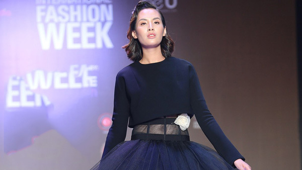 Cuộc chiến của nhà thiết kế trong Tuần lễ thời trang quốc tế Việt Nam