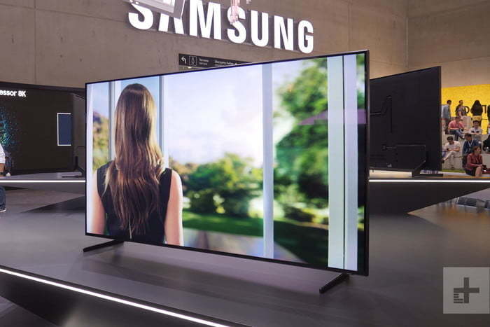 QLED TV 8K mới của Samsung giá 15.000 USD