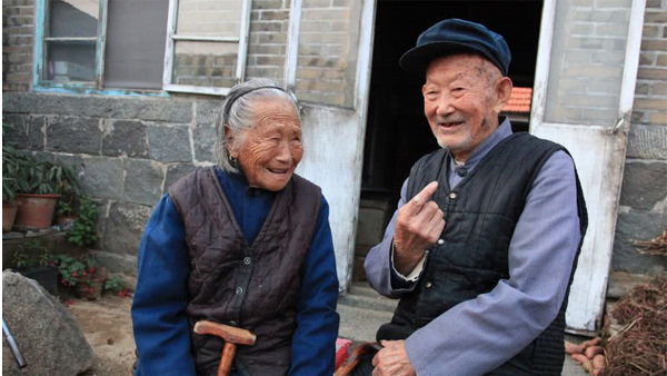 Chiến đấu với ung thư 40 năm, bí quyết của cụ ông 90 tuổi là gì?