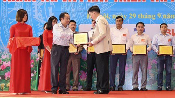 Gia tài 20 năm của tiến sỹ ‘bán nhà phố cổ xây trường’