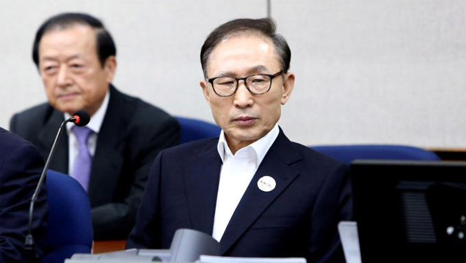 Cựu Tổng thống Hàn Lee Myung-bak lĩnh án 15 năm tù
