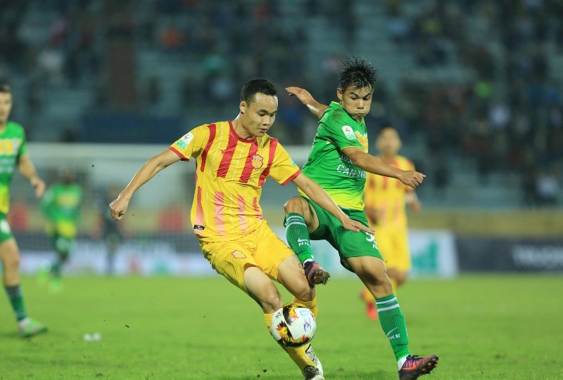 Chung kết ngược V-League 2018: Lớn tiếng 