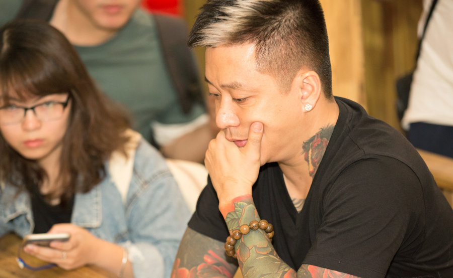 Tuấn Hưng khóc như mưa khi bị đột ngột hoãn liveshow