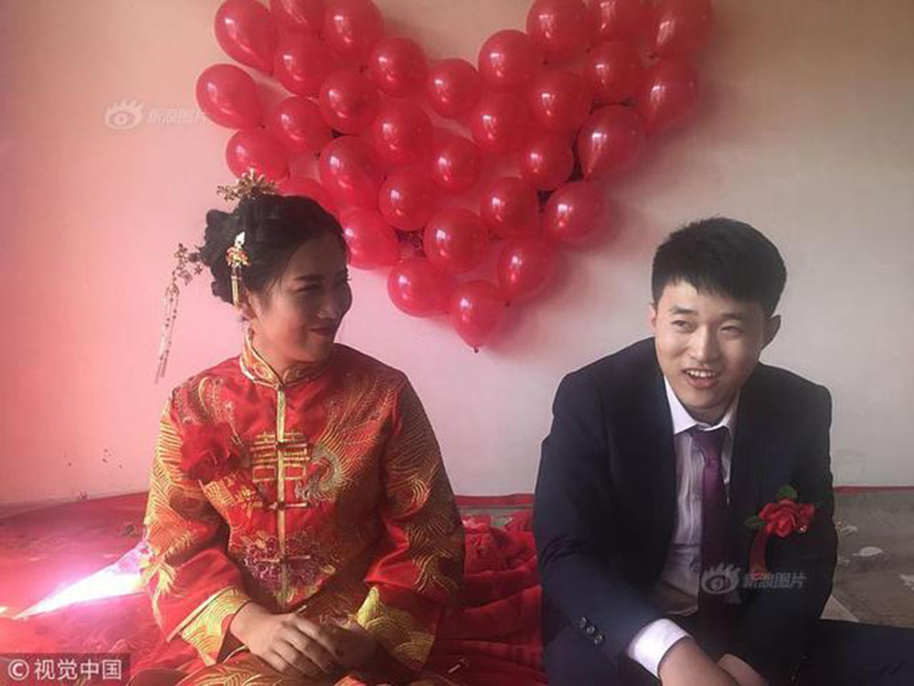 Chú rể dùng 520 cây kẹo đi đón dâu, cưới vợ không mất một đồng sính lễ