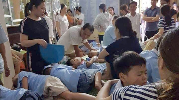 352 học sinh tiểu học bị ngộ độc nghi do ăn ruốc gà