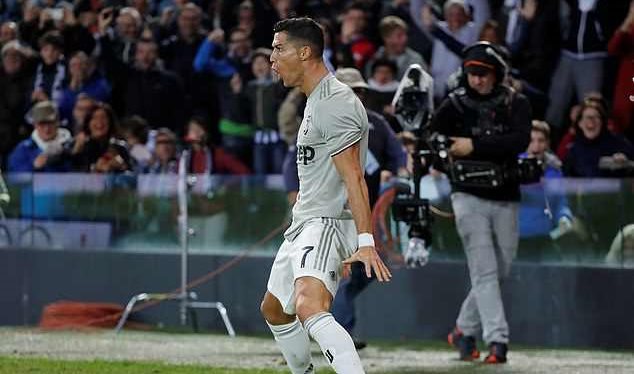 Ronaldo ghi bàn, Juventus lập kỷ lục mới